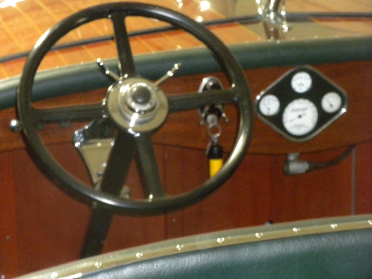 1928 Hacker Triple Cockpit Runabout - image 4