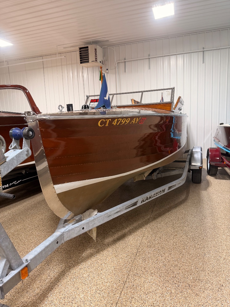 1930 Dee Wite 22' Triple Cockpit Runabout Runabouts - 22.0ft Inboard  in Leesburg, IN