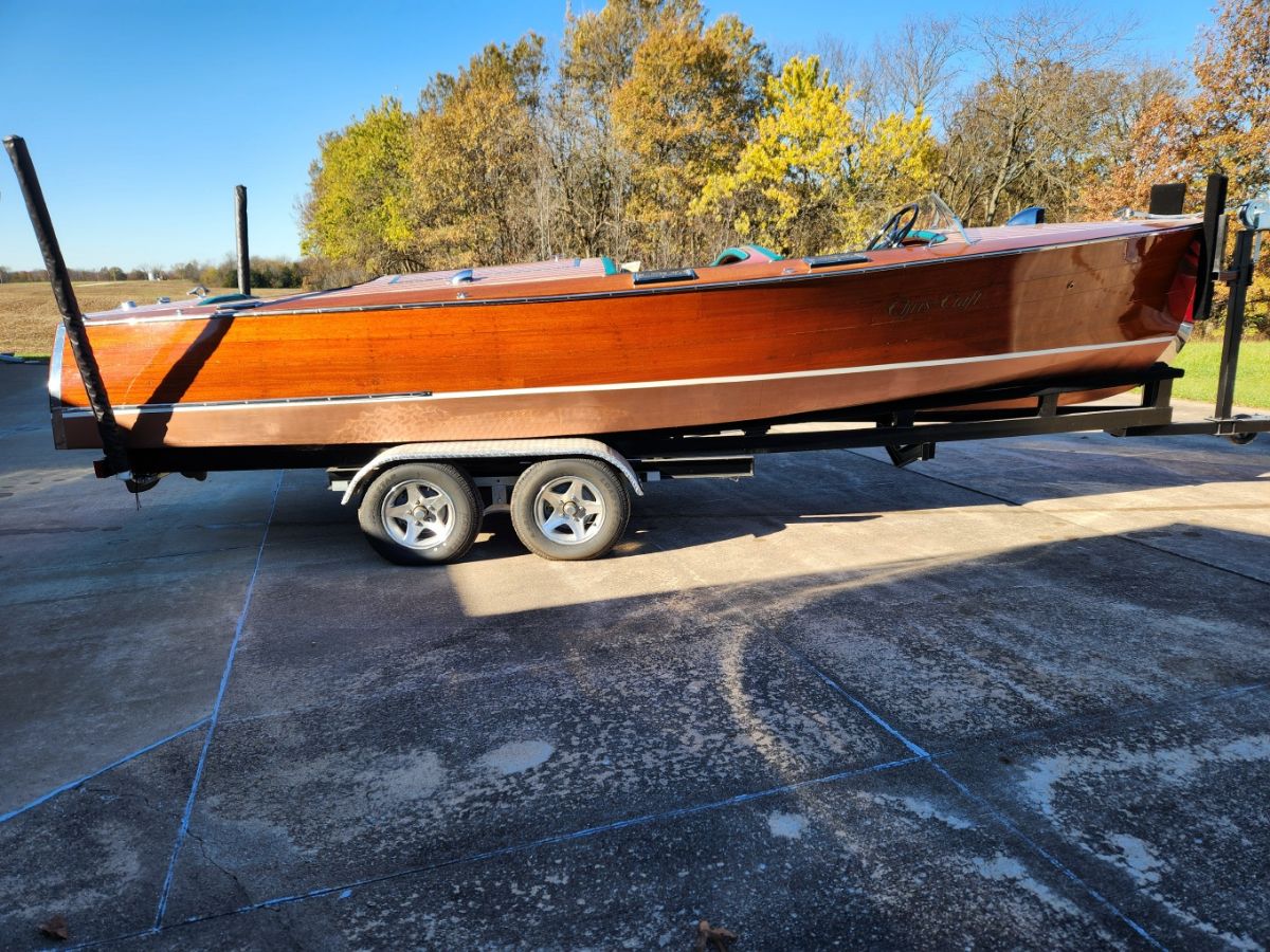 1934 Chris Craft Triple Cockpit Runabouts - 21.0ft Inboard  in Quncy , IL