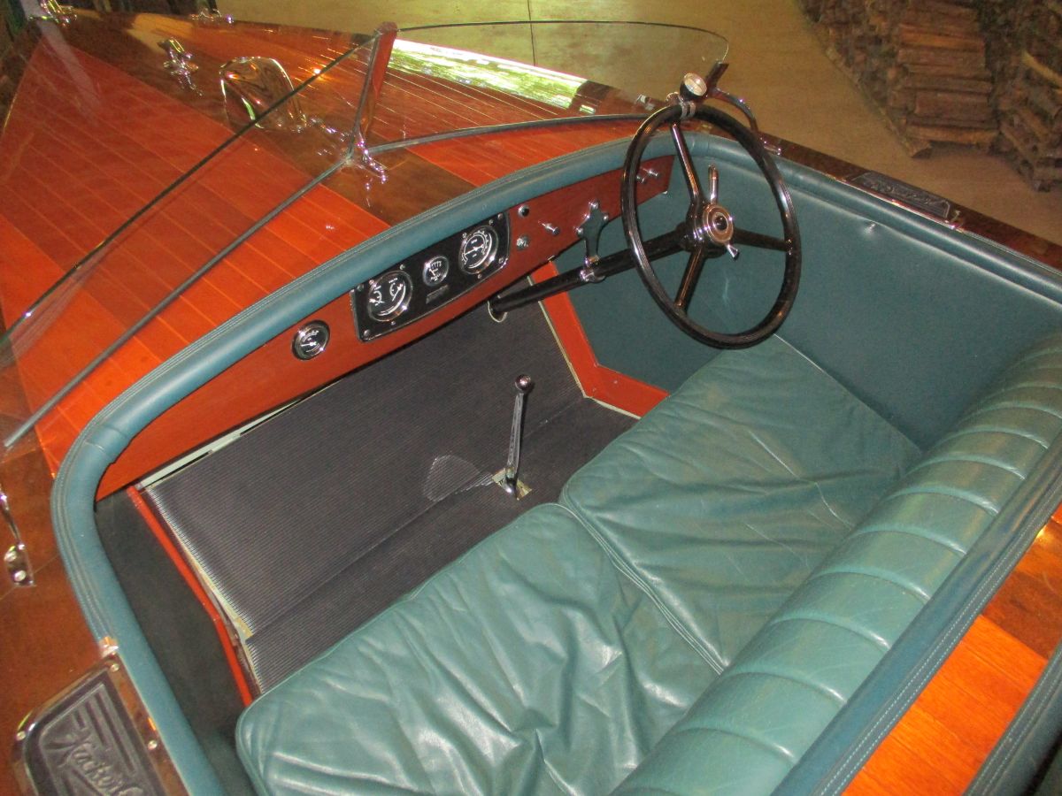 1935 Hacker Runabout - image 9