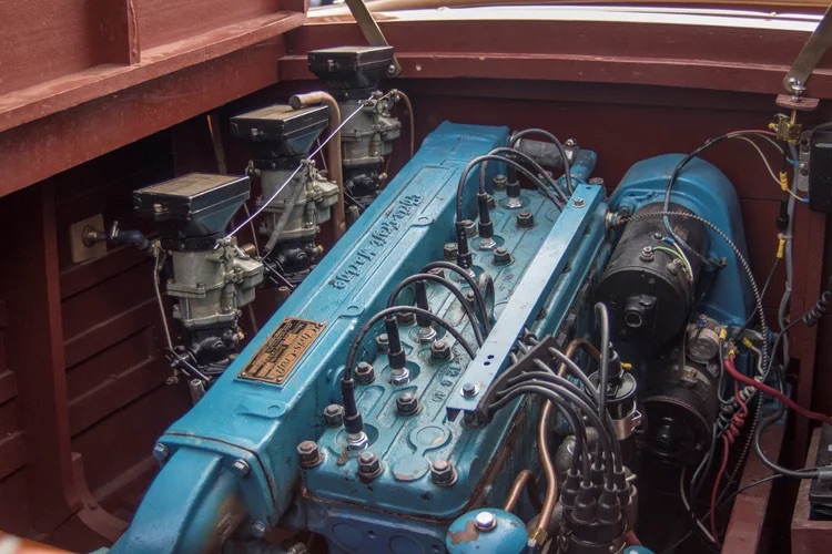 1940 Chris Craft Deluxe Runabout - image 6