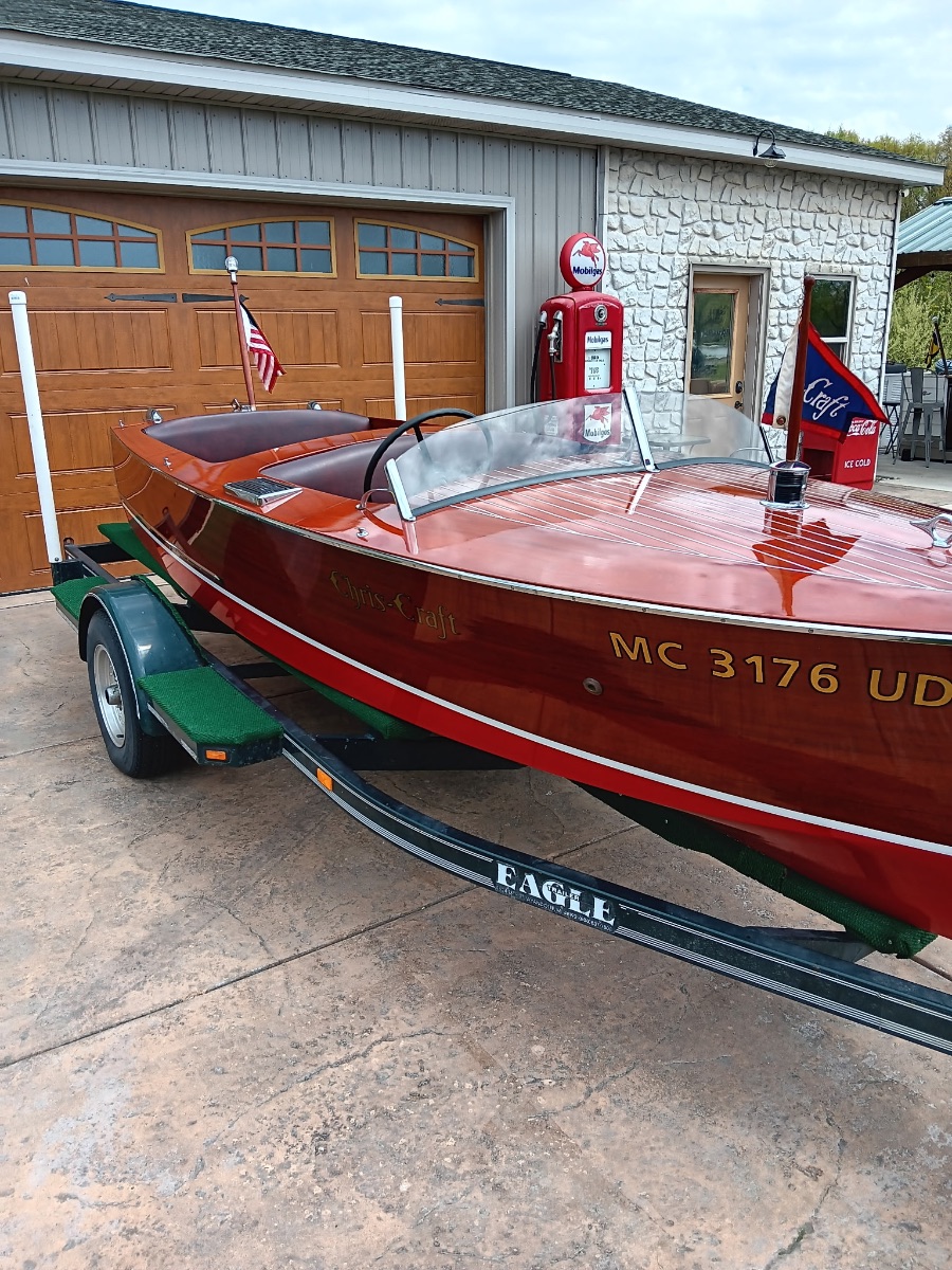 1941 Chris Craft Deluxe Utility Utilities - 16.0ft Inboard in Manitou Beach, MI
