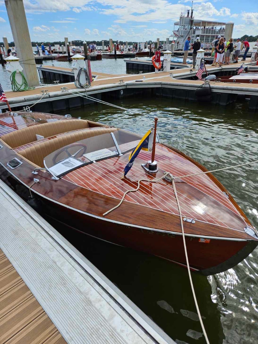 1941 Hacker Runabout  - image 7