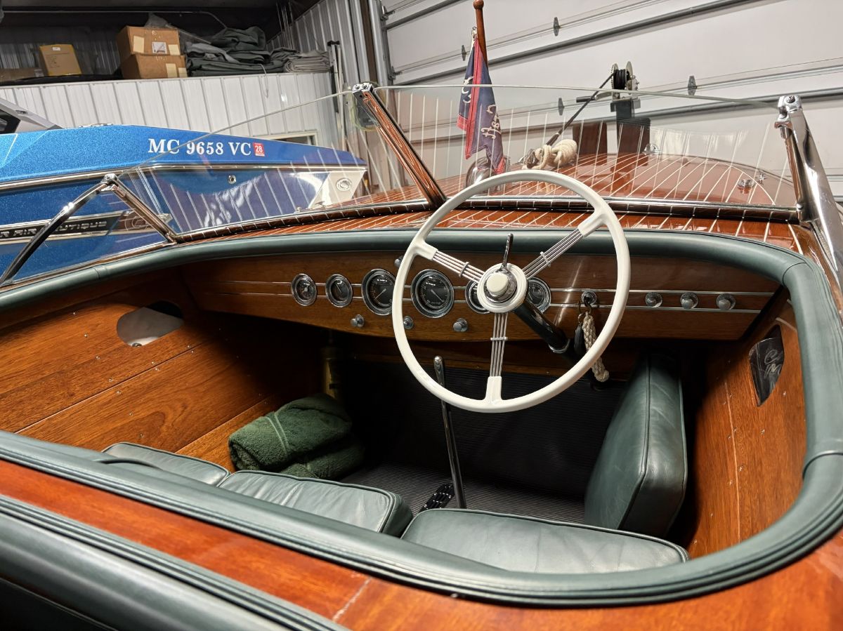 1942 Chris Craft Custom (Barrel Back) - image 4