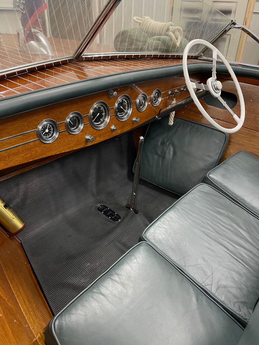 1942 Chris Craft Custom (Barrel Back) - image 6