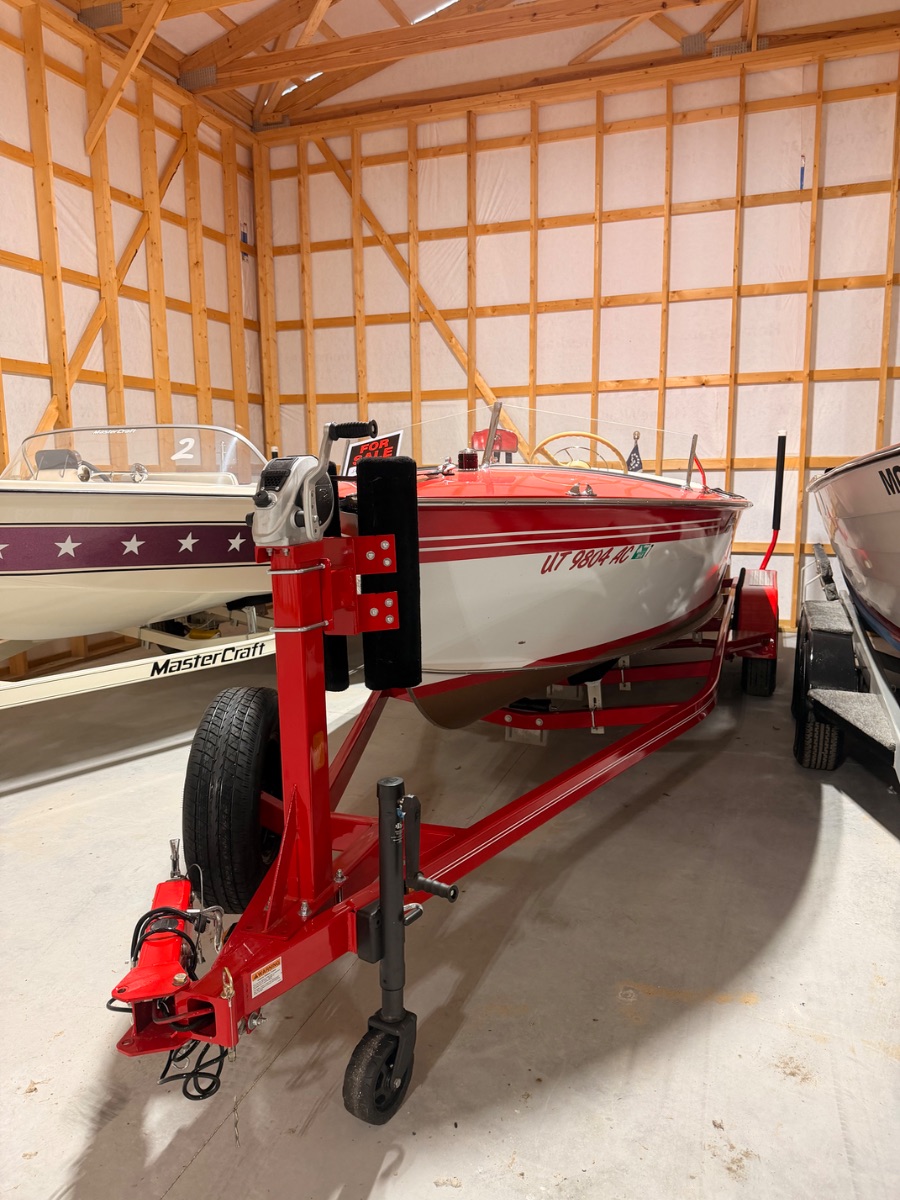 1947 Higgins Deluxe - image 6