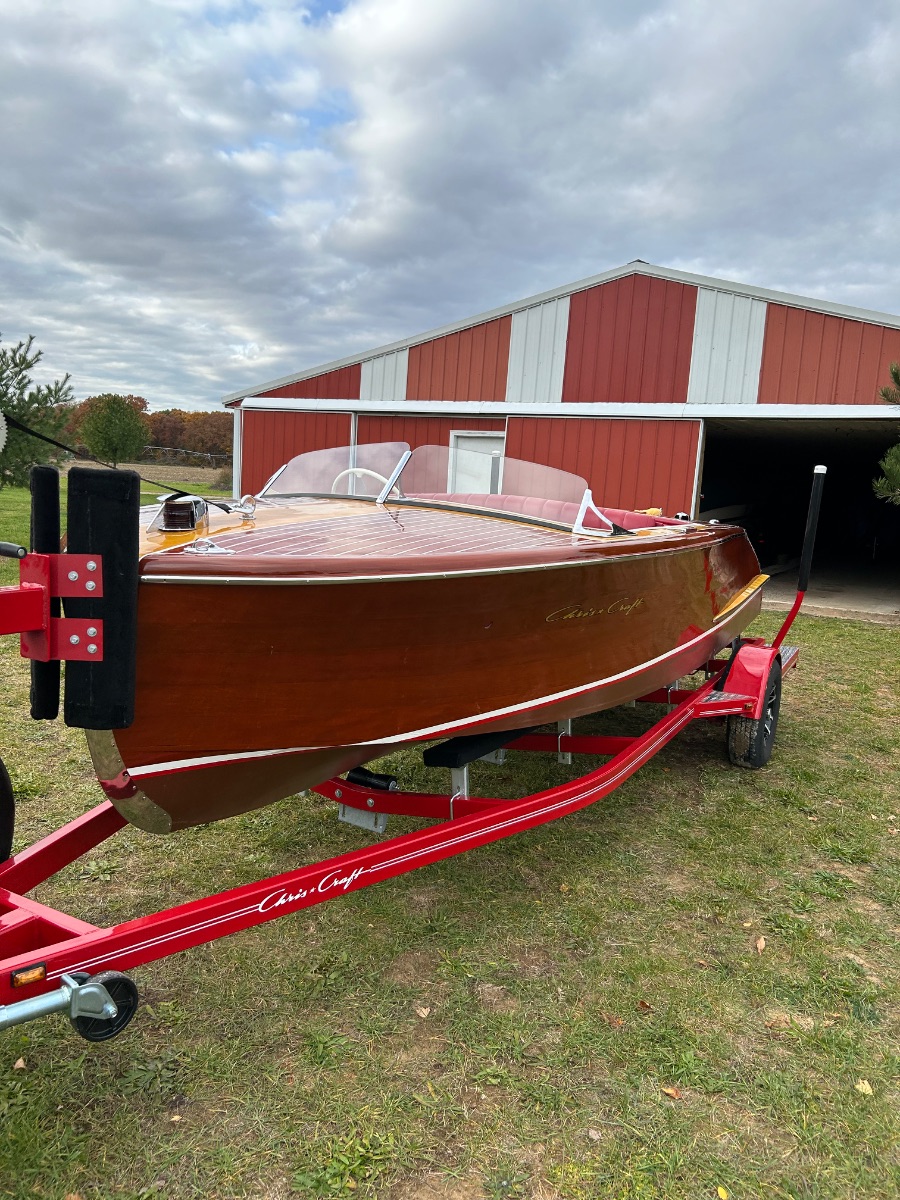 1951 Chris Craft Riviera Runabouts - 18.0ft Inboard in Holland, MI