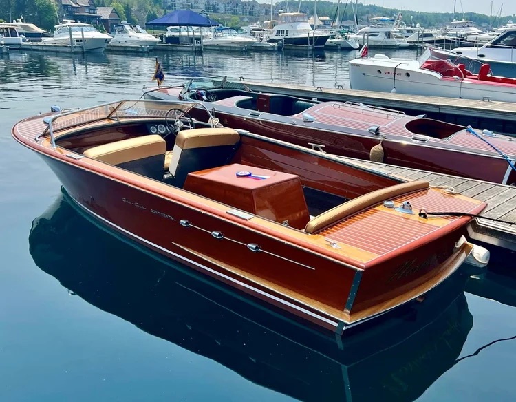 1955 Chris Craft Continental Runabouts - 22.0ft Inboard in Charlevoix, MI