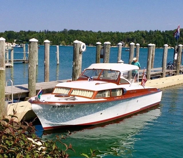 1955 Chris Craft Express Cruiser Cruisers - 27.0ft Inboard in Charlevoix, MI