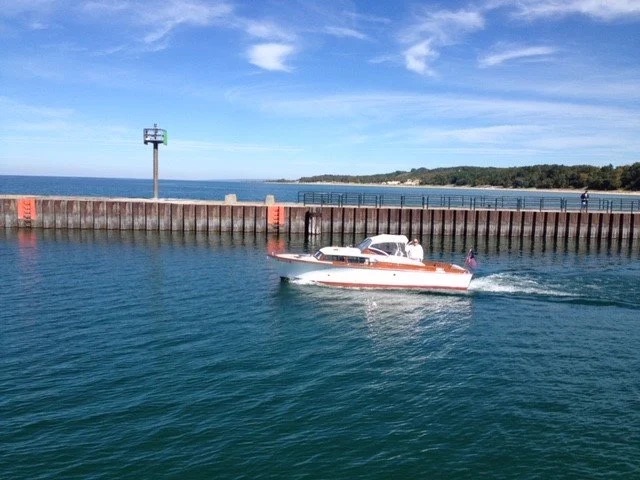 1955 Chris Craft Express Cruiser - image 4