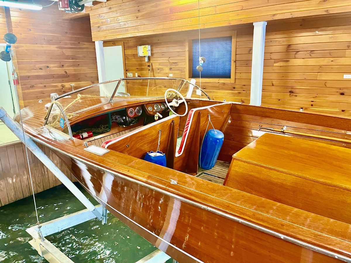 1955 Chris Craft Holiday Utilities - 22.0ft Inboard in Clayton, NY