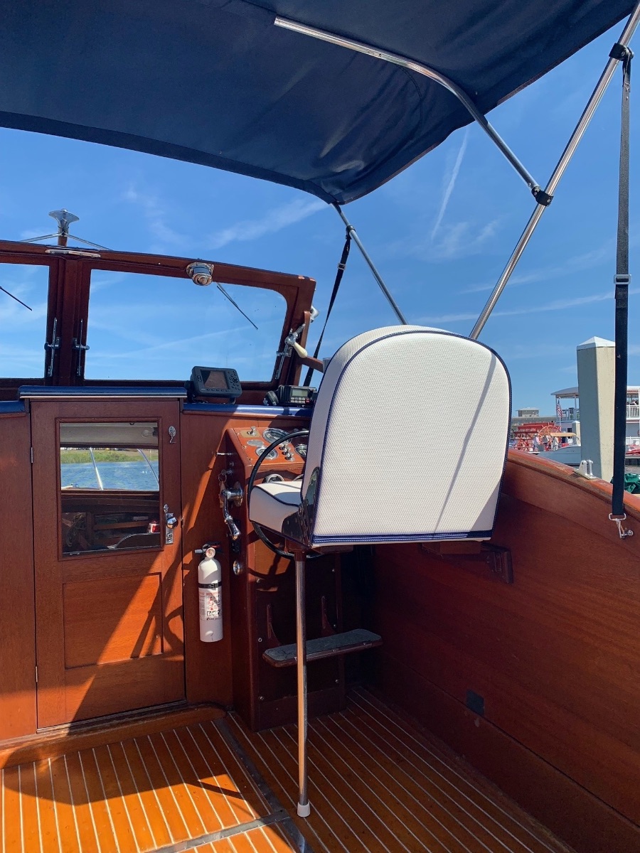 1956 Chris Craft Sedan Cruiser  - image 5