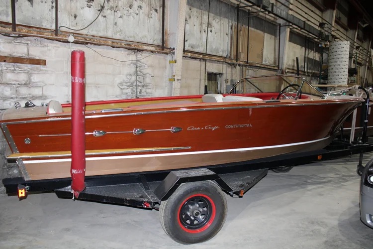 1957 Chris Craft Continental Runabouts - 18.0ft Inboard in Charlevoix , MI