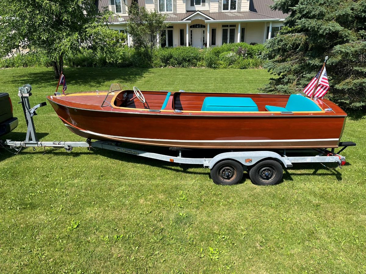 1957 Chris Craft 20' Sportsman Utilities - 20.0ft Inboard in Greenleaf, WI