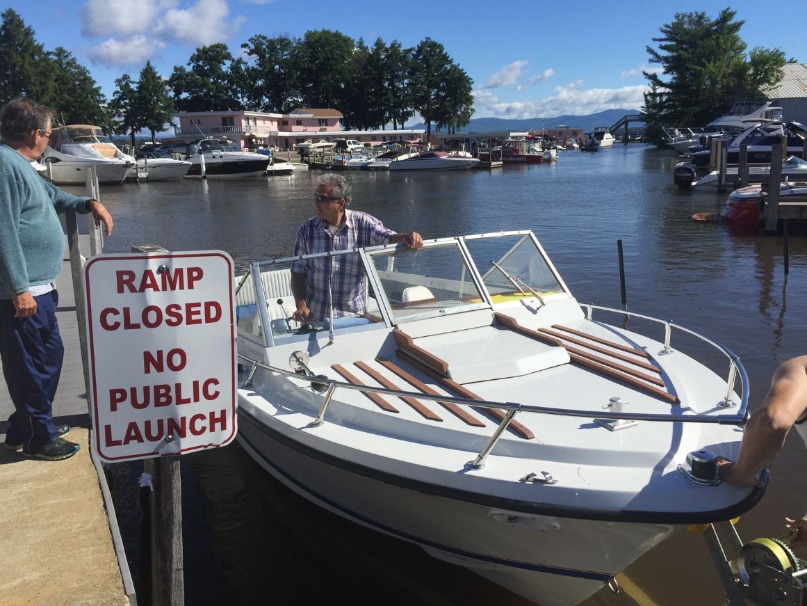 1975 Century 220 - image 5