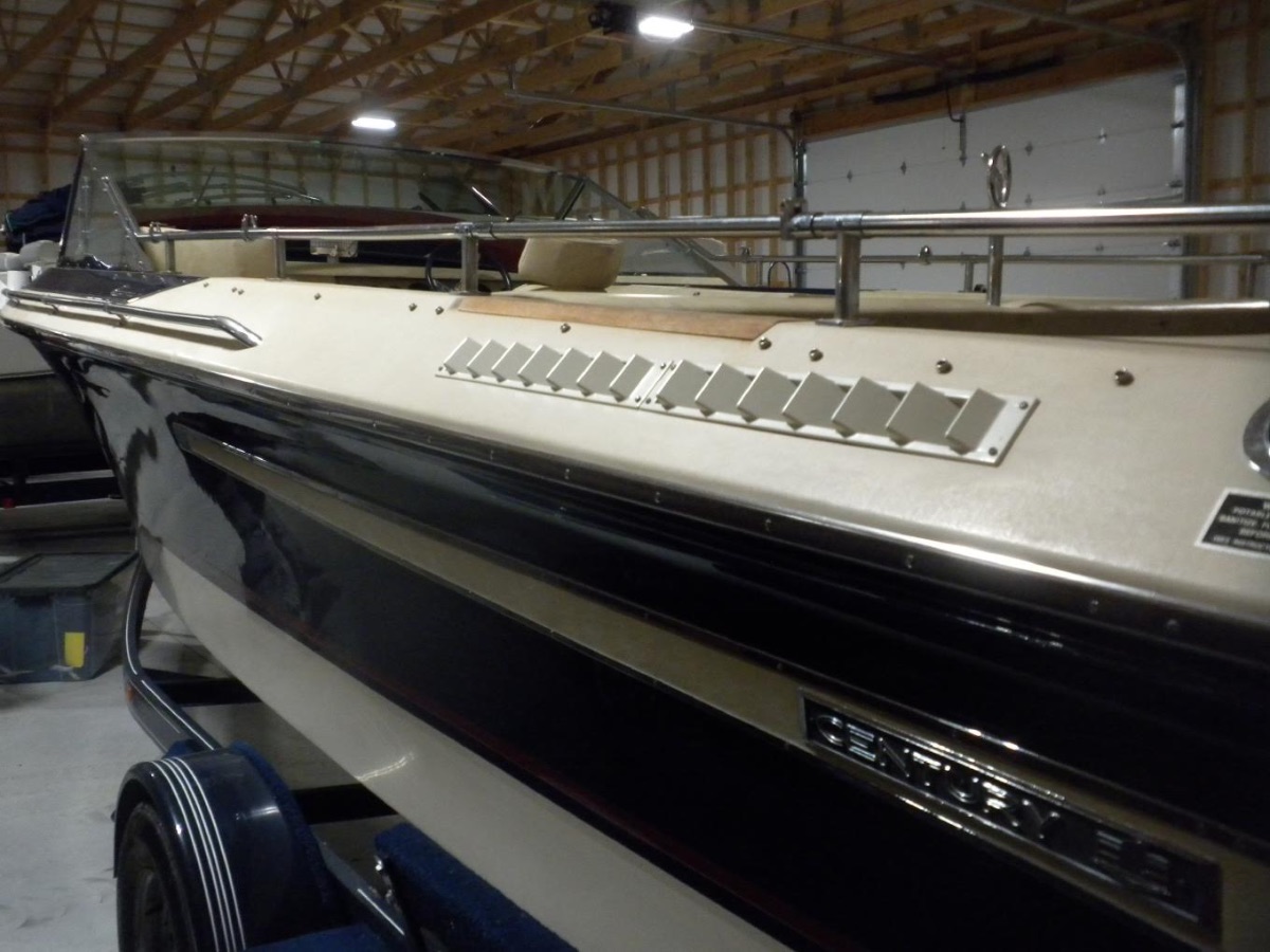 1983 Century Cardel - image 9