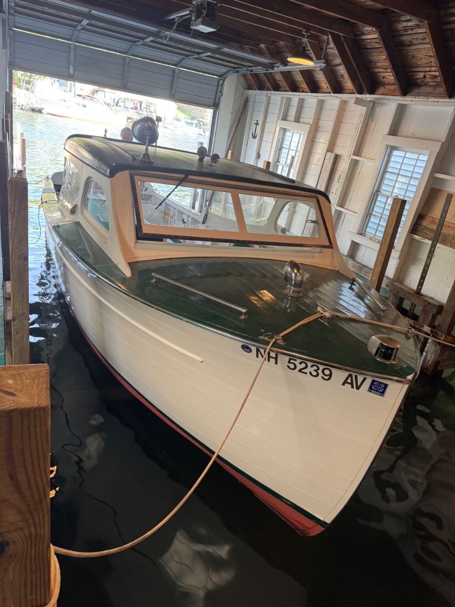 1940 Chris Craft Green & White Express - image 8